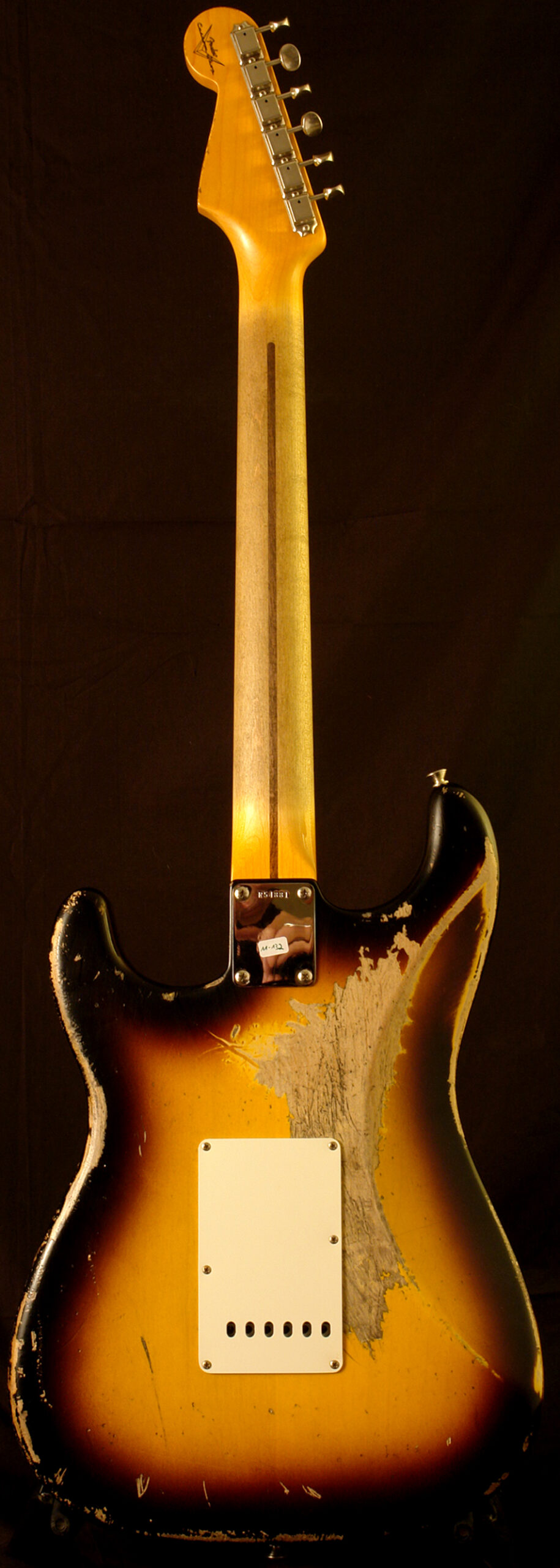 fenderstrat57relicbacksb