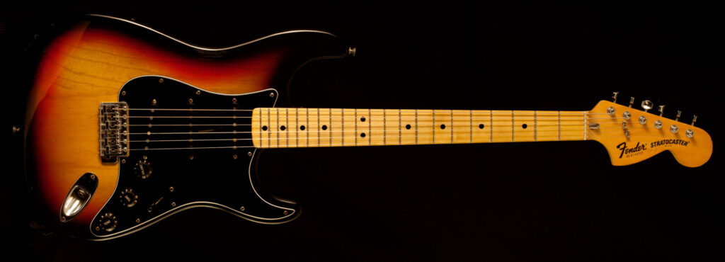 FenderStrat77SB_1