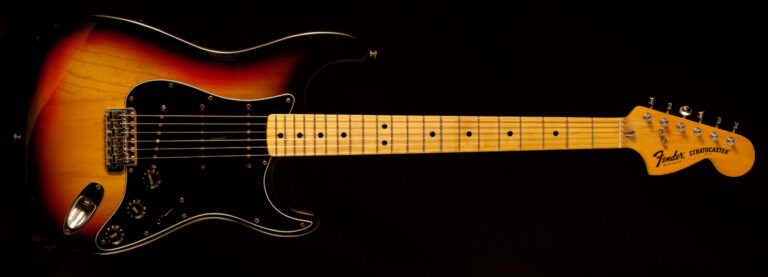 FenderStrat77SB_1