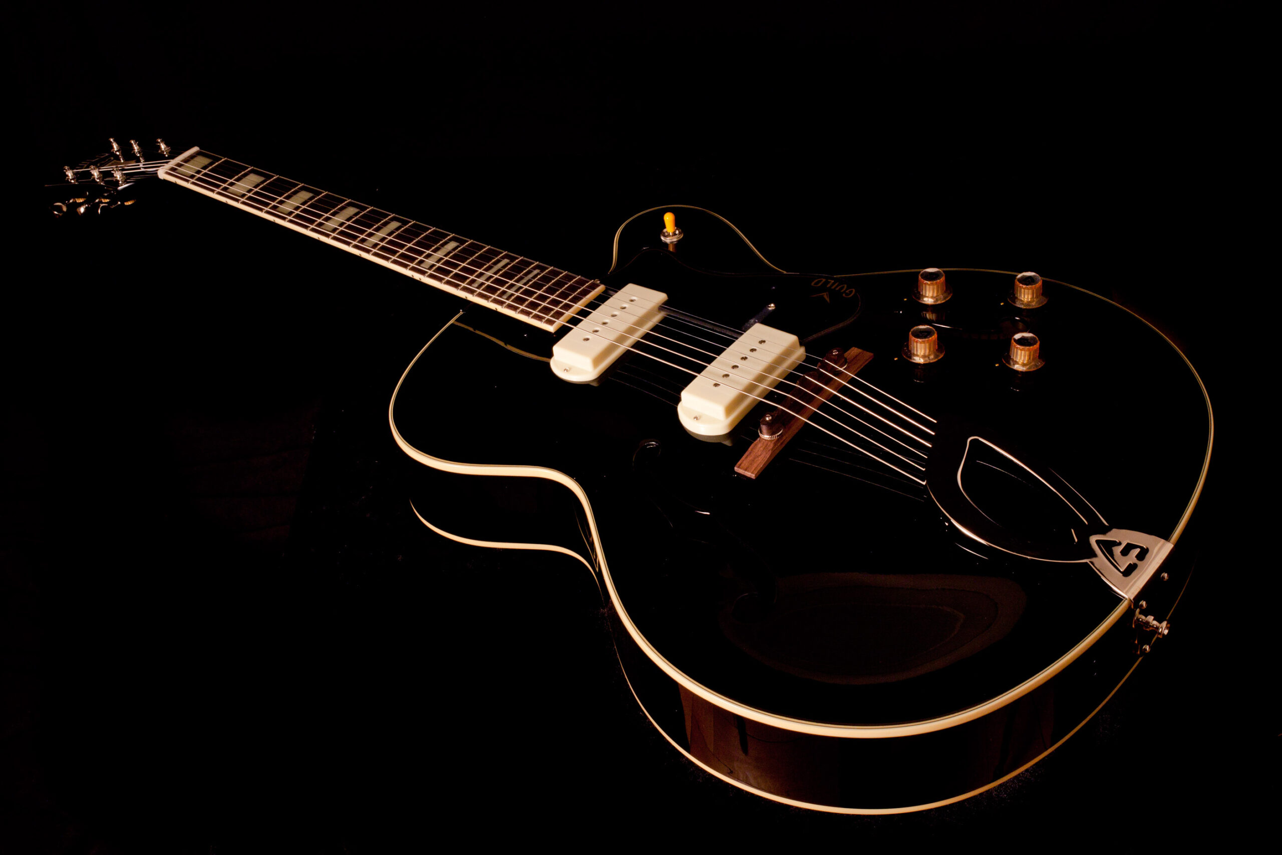 Guild X-175 Manhattan Black – Bild 4