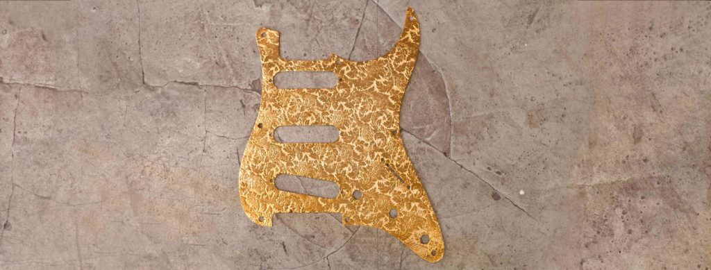 Metal Pickguard Strat Gold with Pattern