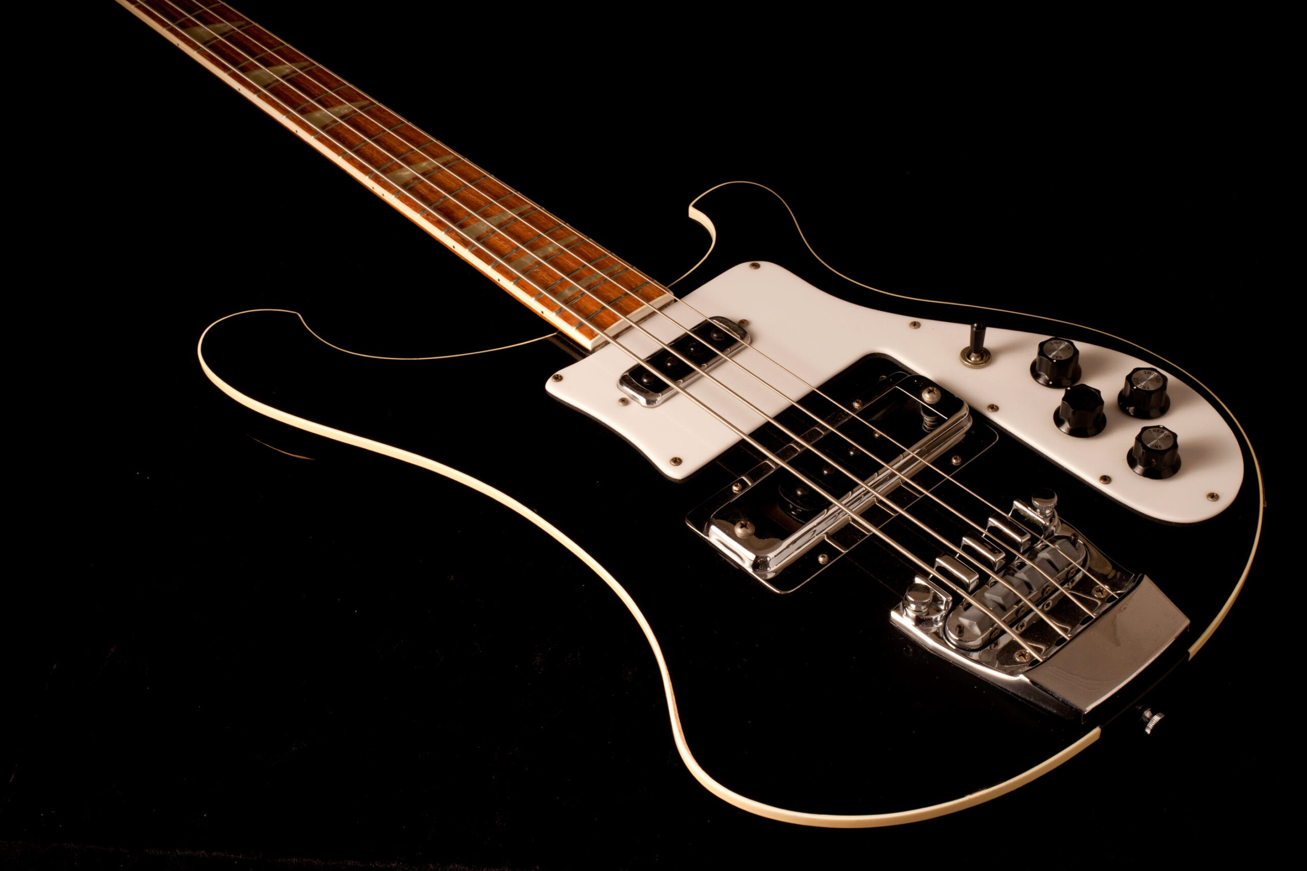 Rickenbacker 4001 Bass Jetglo 1981 - Image 6