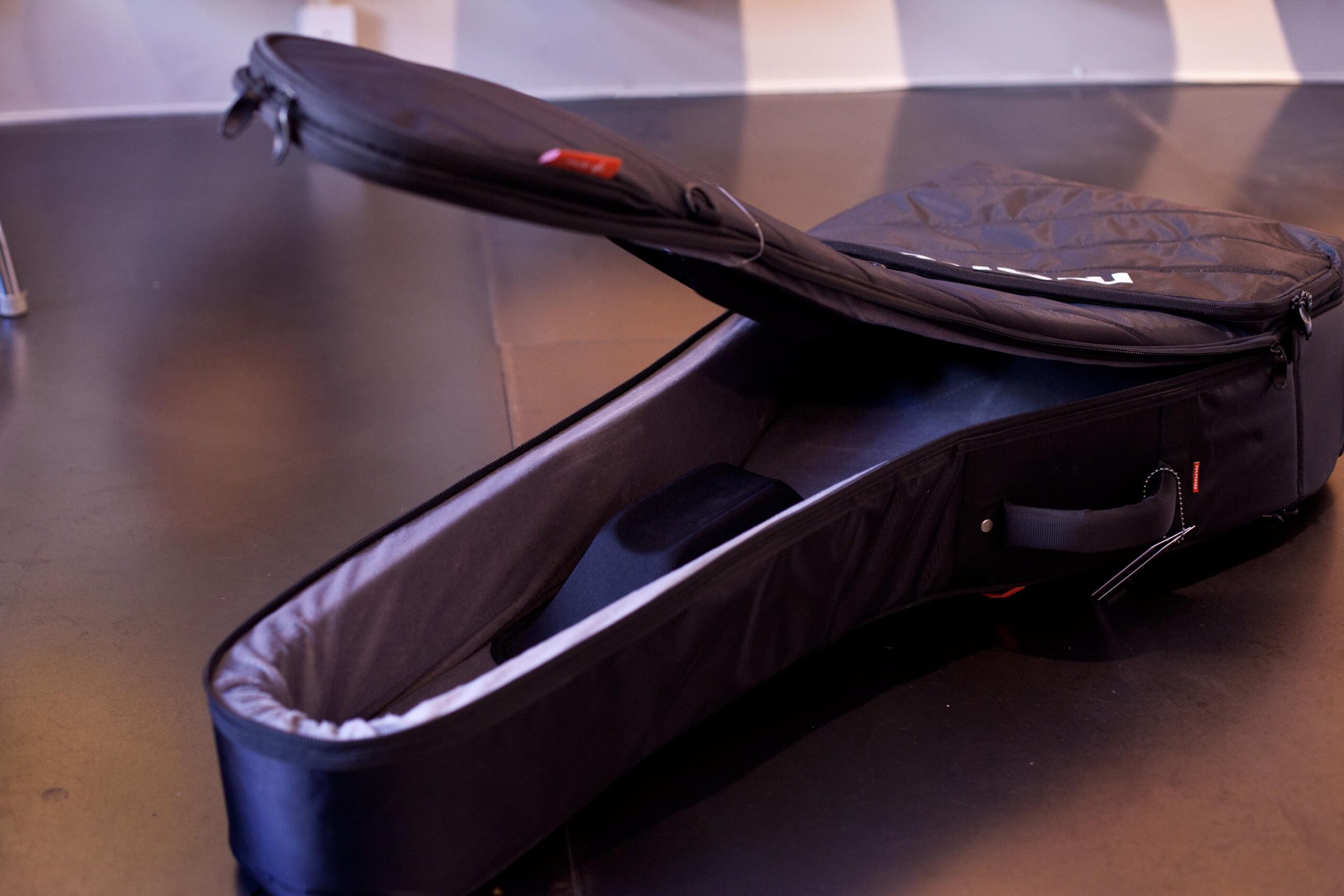 Mono Vertigo Dreadnought Bag - Image 2