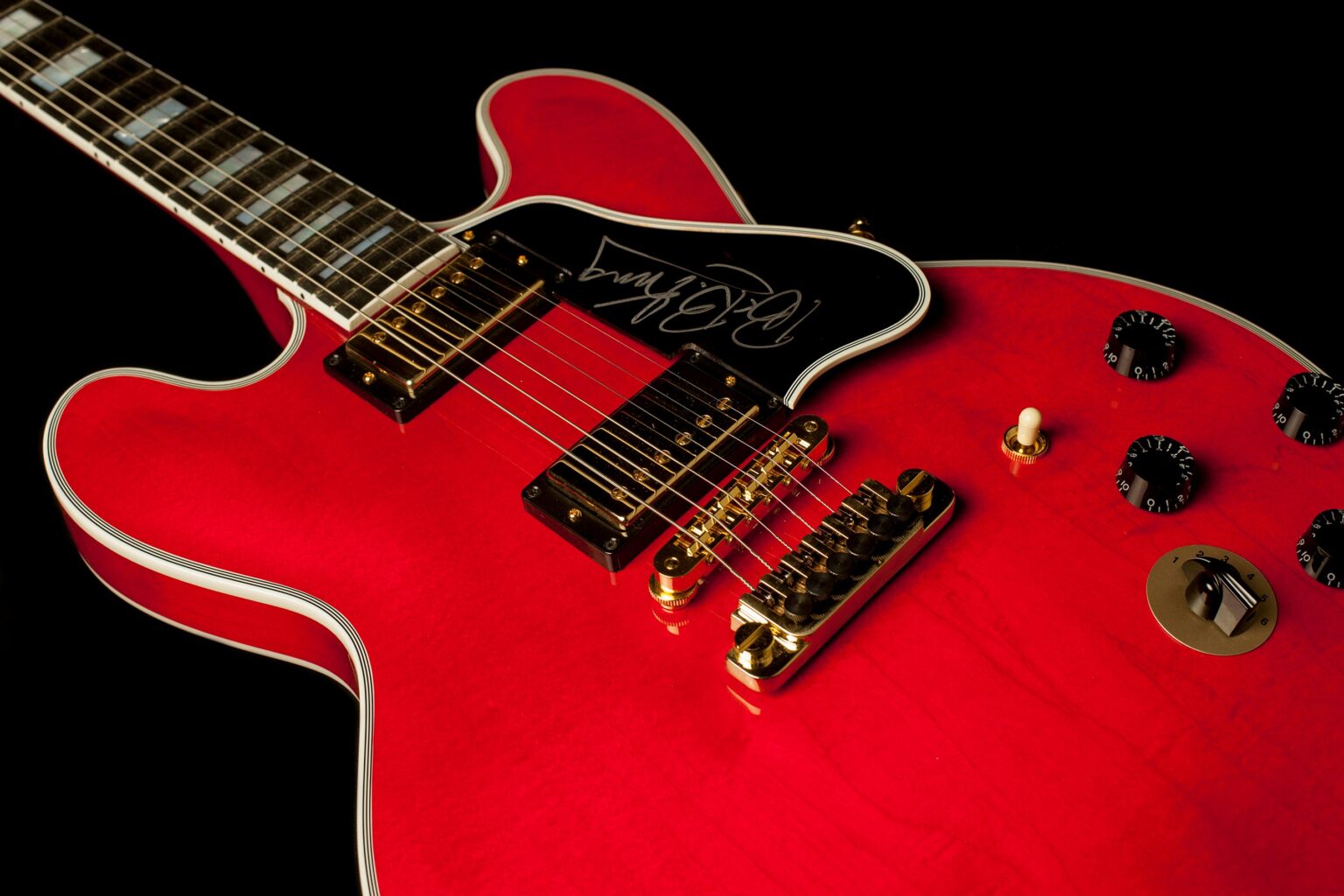 Gibson B.B. King Lucille Cherry Limited Run Signed by King - Image 6