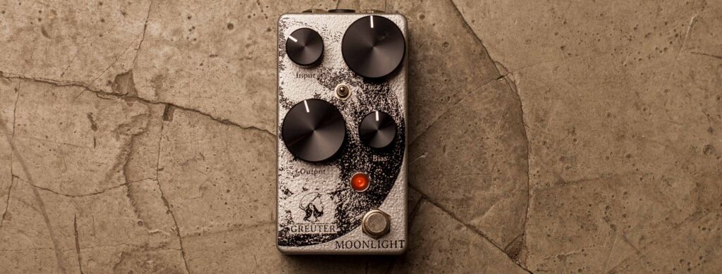 Greuter Audio Moonlight Black on Hammered Silver