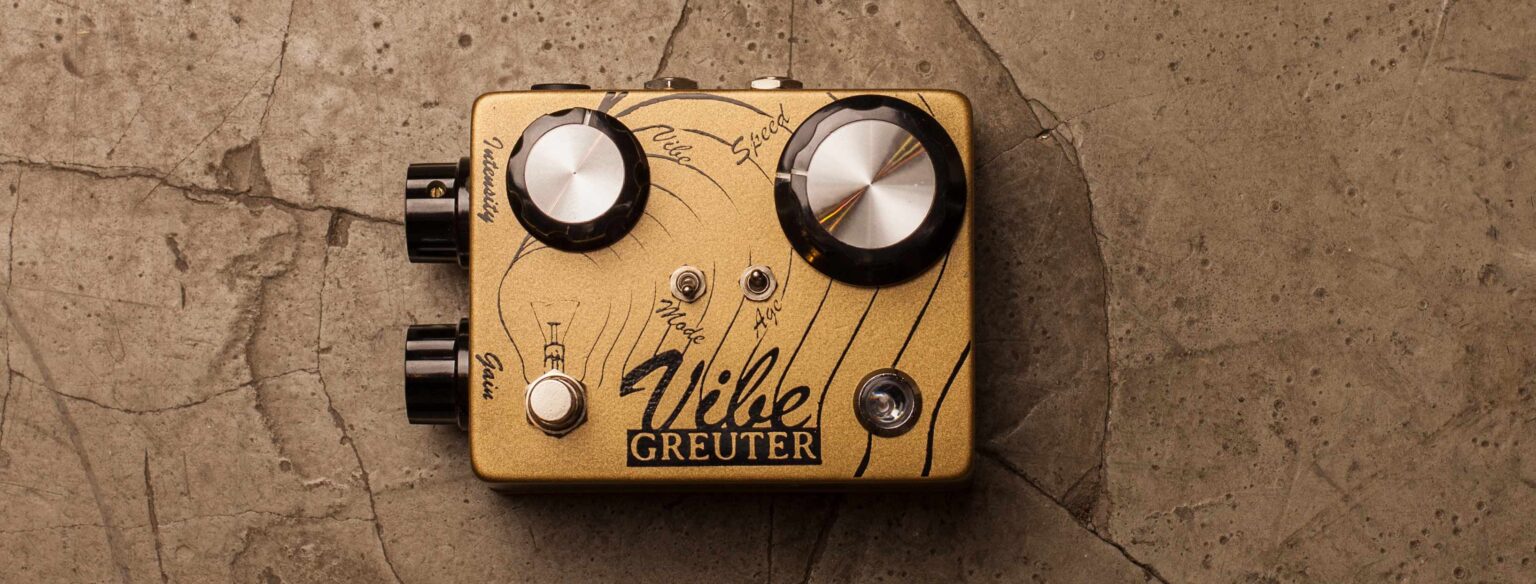 Greuter Audio Vibe Black on Antique Gold