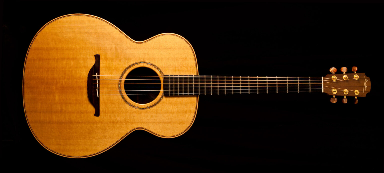 Lowden Model O32 1999