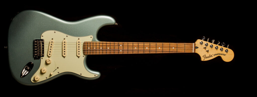 Fender Stratocaster Deluxe Roadhouse Mystic Iced Blue Metallic