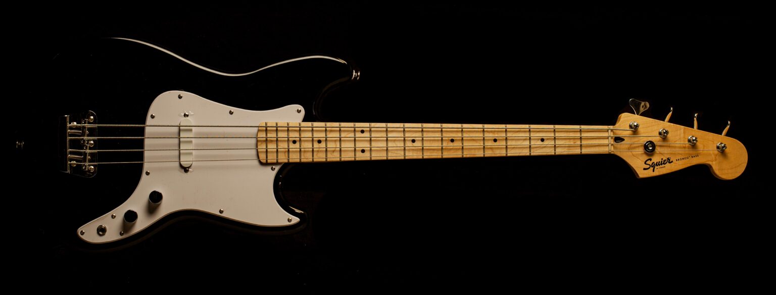 Squier Bronco Bass Black