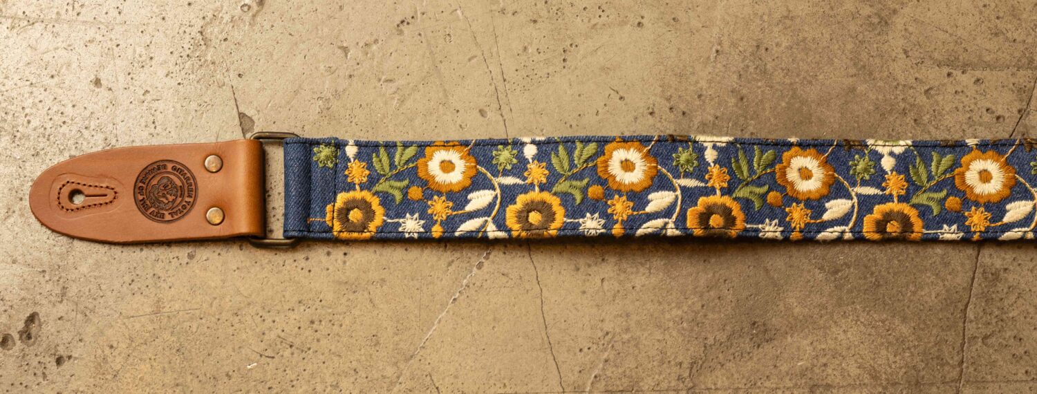 Bourbon Strap Embroidery Jeans Flower