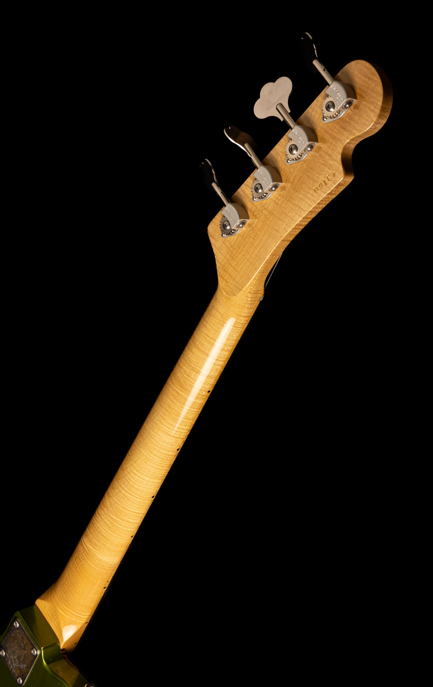 Vuorensaku T. Family Bass Aged Candy Green "Emeraldo" - Image 8