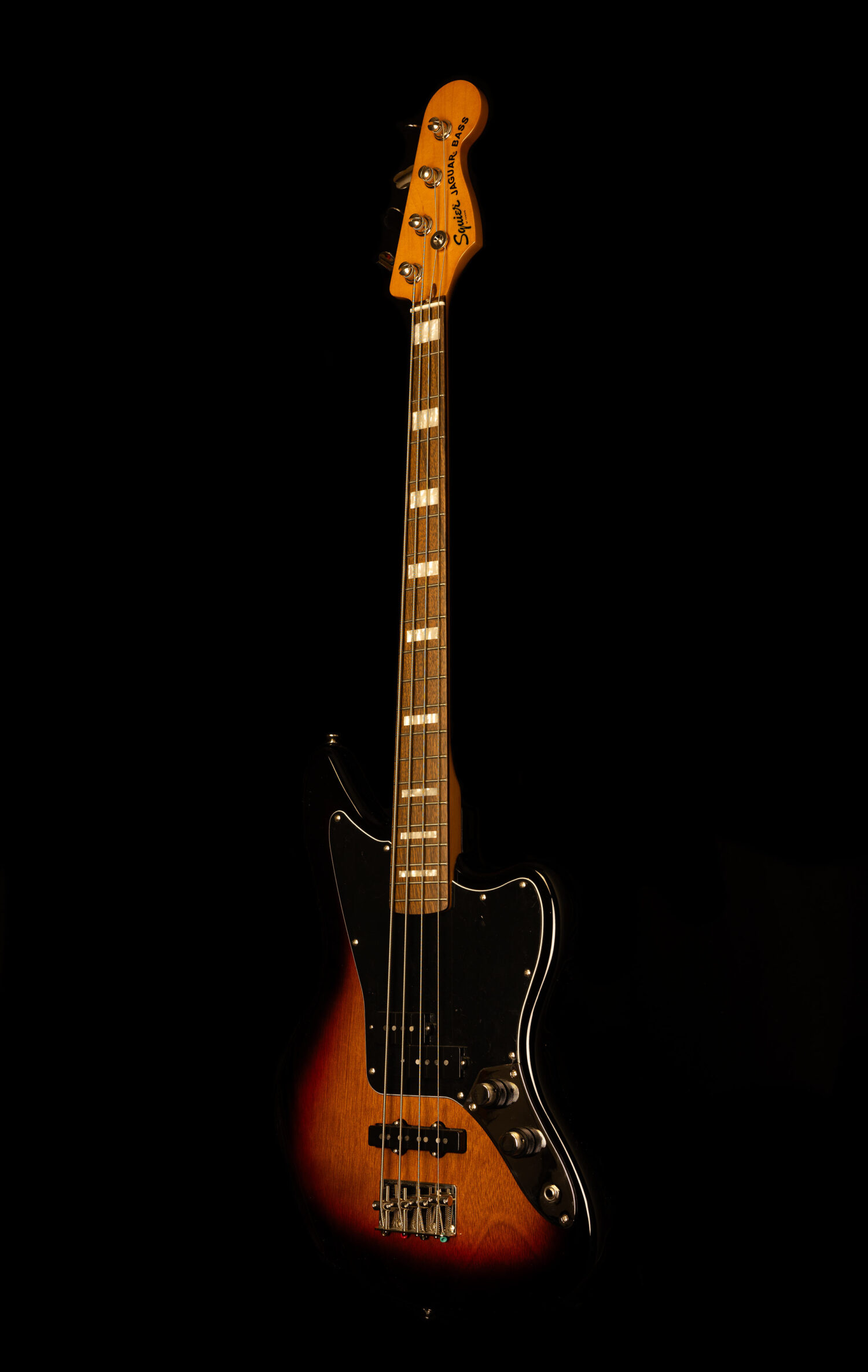 Squier Jaguar Bass Classic Vibe 3-Color Sunburst - Image 4