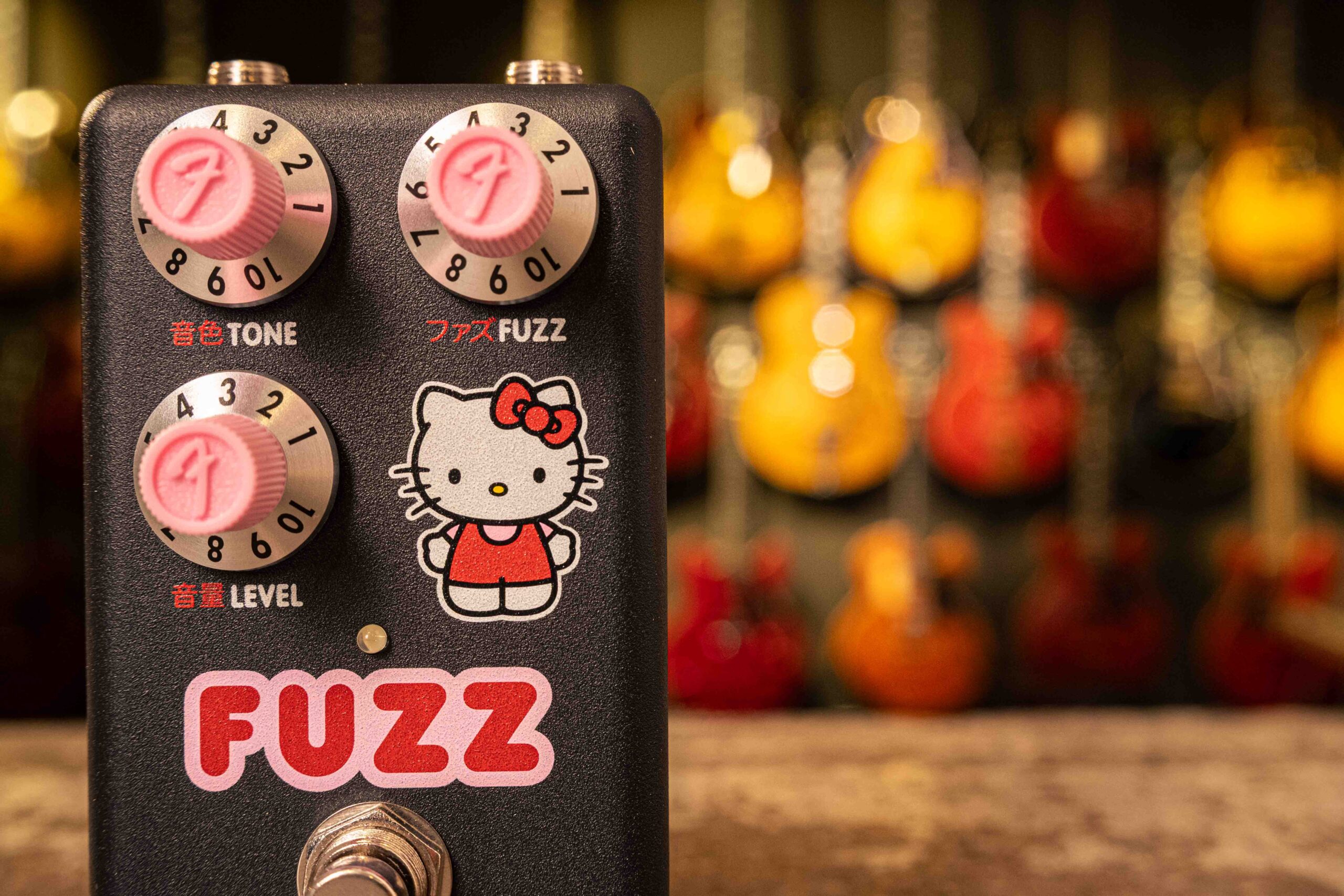 Fender × Hello Kitty Fuzz Pedal Black - Image 3